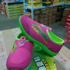 探访山东小果鞋业 5元起批发的女鞋王国